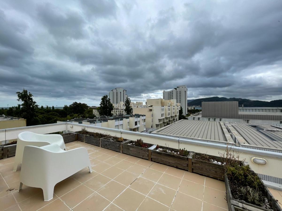 Beautiful Penthouse Apartment With Terrace - 4 Minute Walk To The Beach Troia Εξωτερικό φωτογραφία