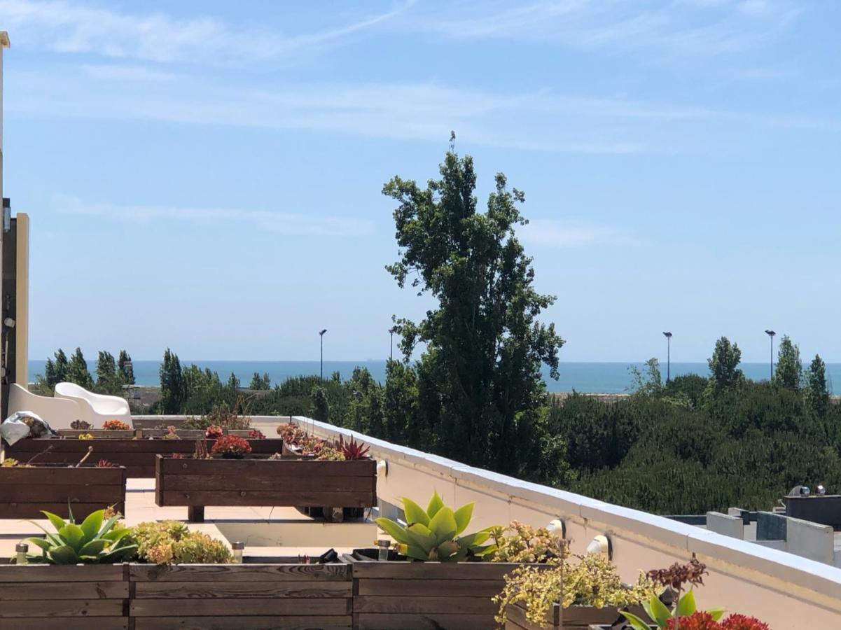 Beautiful Penthouse Apartment With Terrace - 4 Minute Walk To The Beach Troia Εξωτερικό φωτογραφία